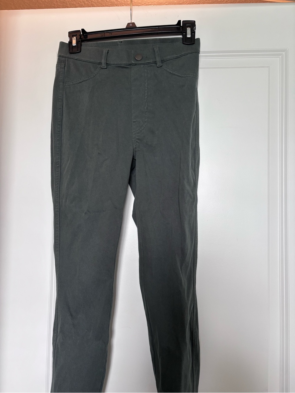 Uniqlo Dark Green Stretch Pants